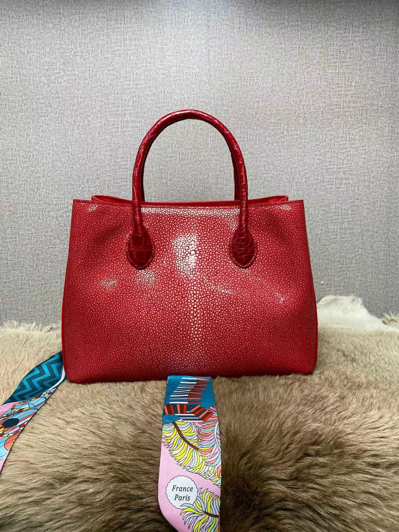 Pearl Fish Simple Elegant Handbag