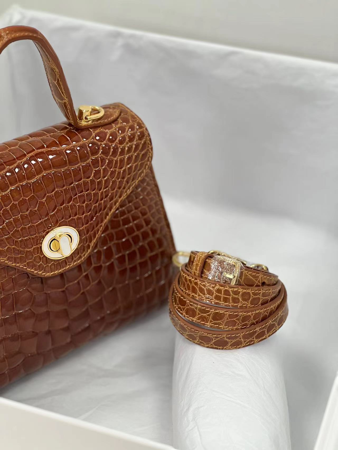 Nile Alligator Luxury Elegant Handbag Shoulder Bag